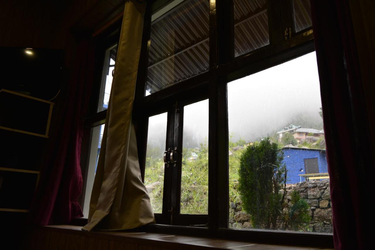 Utopia Hostels Dharamkot Mcleodganj Dharamszala Kültér fotó