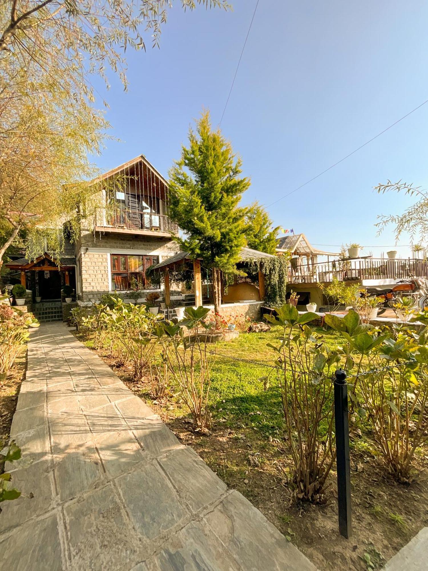 Utopia Hostels Dharamkot Mcleodganj Dharamszala Kültér fotó