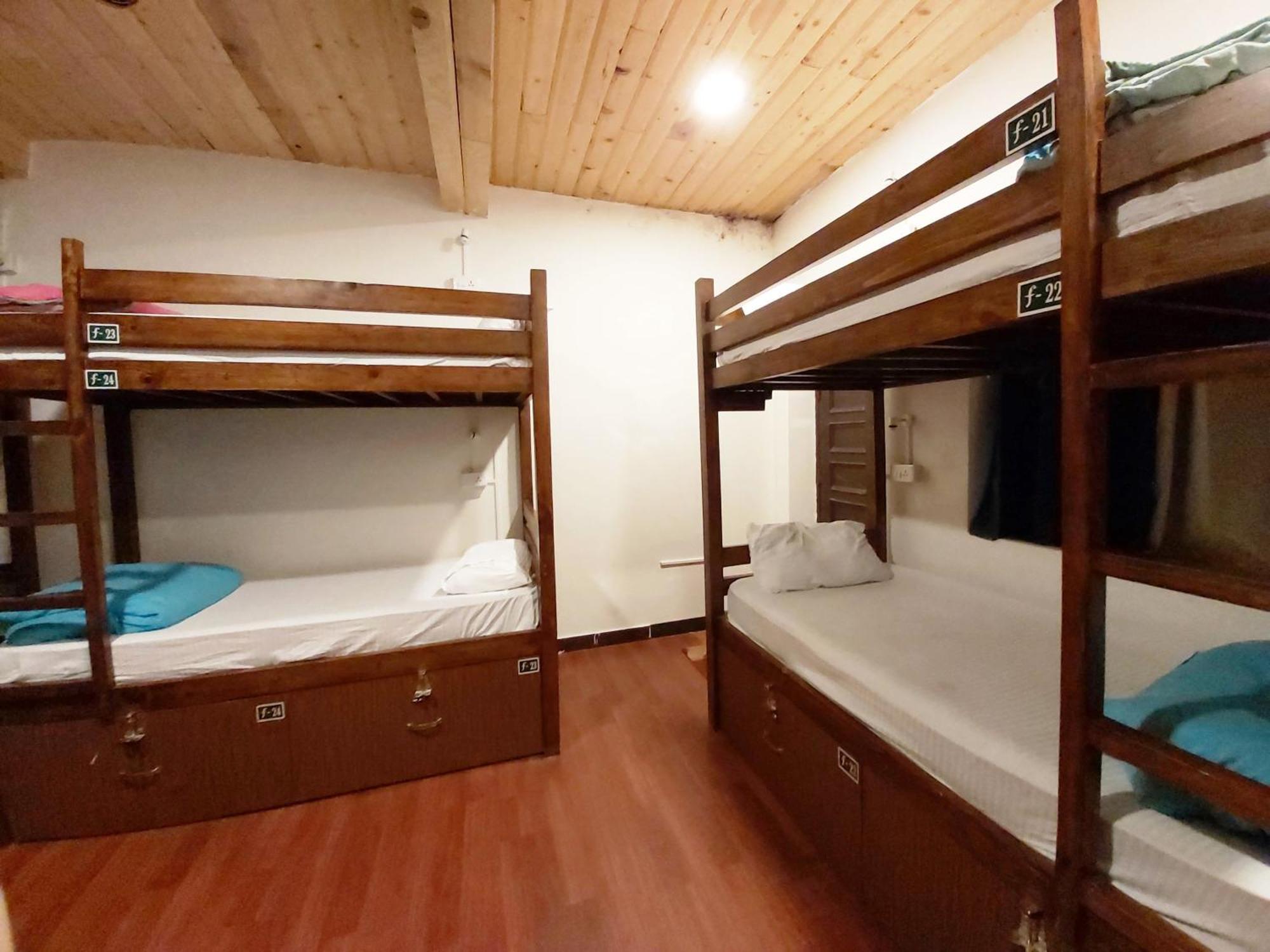 Utopia Hostels Dharamkot Mcleodganj Dharamszala Kültér fotó